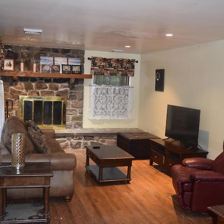 5 Bdr Cabin Game Rm Large Deck Fireplace Firetable Lake Harmony Luaran gambar